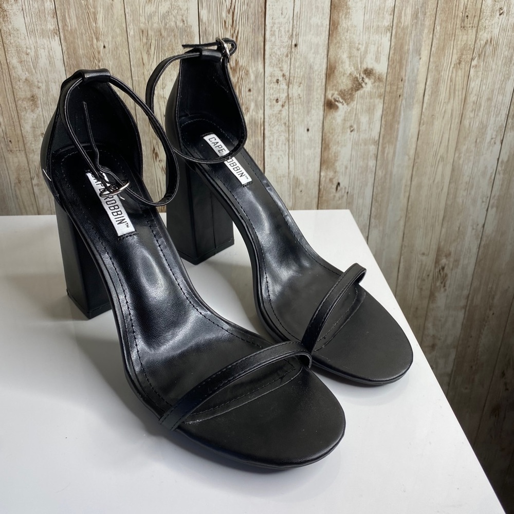 Black Open-Toe Heels 🖤